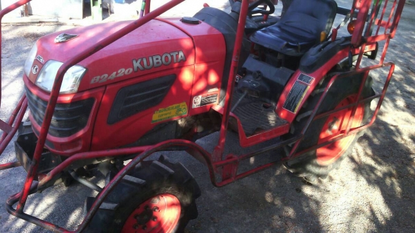 ขายรถไถ KUBOTA B2420 พร้อมโครงเหล็ก ราคา 165,000 อ.แกลง จ.ระยอง สอบถาม 0818618678 ขายรถไถ KUBOTA B2420 พร้อมโครงเหล็ก ราคา 165,000 อ.แกลง จ.ระยอง สอบถาม 0818618678