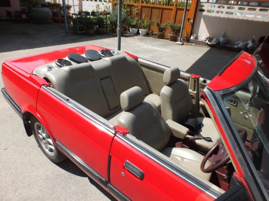 ขายหรือแลกรถเปิดประทุนมีวิศวะรับรอง lpGลดราคาให้ครับ  60000