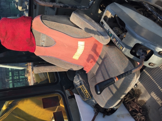 ขายด่วน komatsu pc 200 6 ราคา 735,000บาท