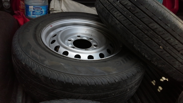 ขายล้อ ISUZU  ขอบ 15 6รู