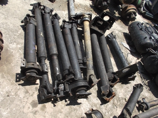 ขายเพลากลาง  ISUZU  NPR  ชุดละ 3,000 บาท