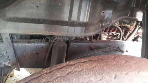 รถบรรทุกน้ำ  10 ล้อ  ยี่ห้อ ISUZU    น็อต  8 ตัว