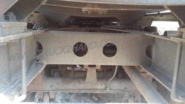 รถบรรทุกน้ำ  10 ล้อ  ยี่ห้อ ISUZU    น็อต  8 ตัว