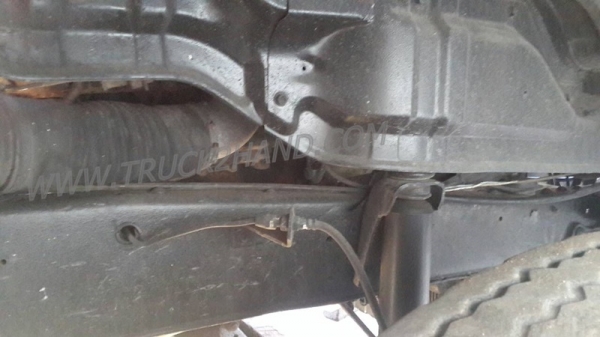 รถบรรทุกน้ำ  10 ล้อ  ยี่ห้อ ISUZU    น็อต  8 ตัว