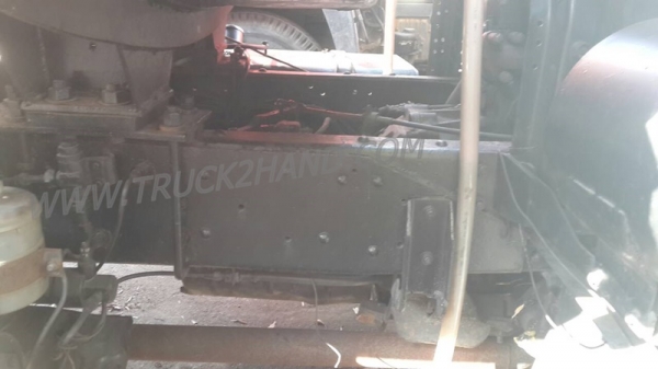 รถบรรทุกน้ำ  10 ล้อ  ยี่ห้อ ISUZU    น็อต  8 ตัว