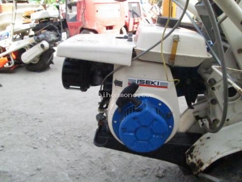 รถเกี่ยวข้าวเดินตาม   ISEKI   RL30   รหัสสินค้า : 80802429  หรือเพิ่มเติมไดที่ www.nihonmono.com