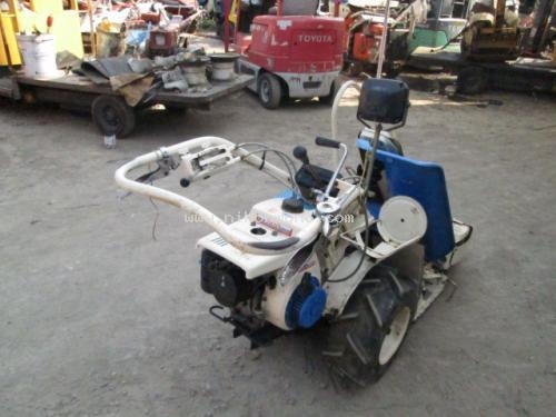 รถเกี่ยวข้าวเดินตาม   ISEKI   RL30   รหัสสินค้า : 80802429  หรือเพิ่มเติมไดที่ www.nihonmono.com