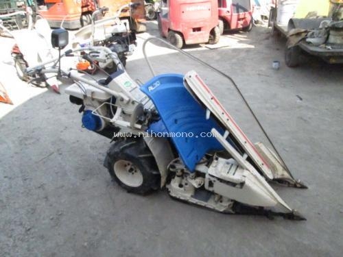 รถเกี่ยวข้าวเดินตาม   ISEKI   RL30   รหัสสินค้า : 80802429  หรือเพิ่มเติมไดที่ www.nihonmono.com