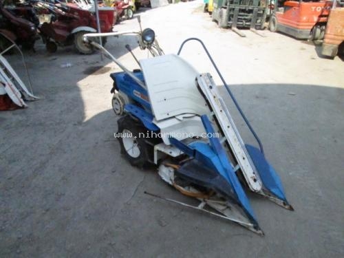 รถเกี่ยวข้าวเดินตาม  ISEKI    RX310 รหัสสินค้า : 80802430 หรือเพิ่มเติมไดที่ www.nihonmono.com