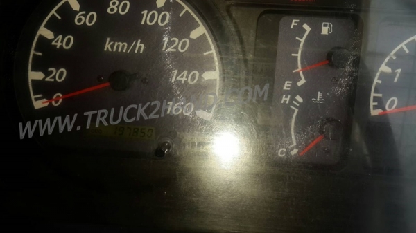 รถ 6ล้อ Isuzu  NQR 175 รถรั้ว กระบะยาว5.6เมตร เข็มไมล์ 197850 รถปี 2549