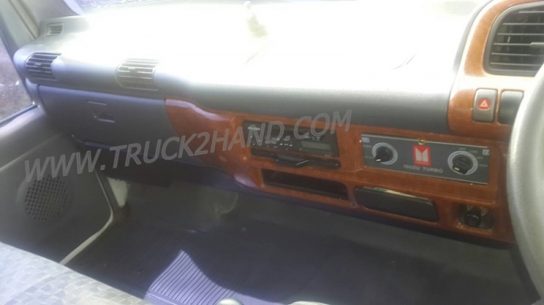 รถ 6ล้อ Isuzu  NQR 175 รถรั้ว กระบะยาว5.6เมตร เข็มไมล์ 197850 รถปี 2549