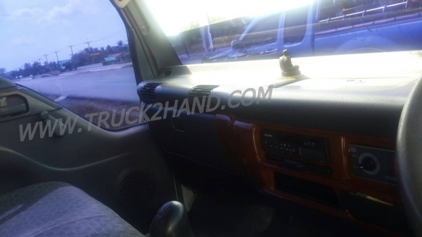 รถ 6ล้อ Isuzu  NQR 175 รถรั้ว กระบะยาว5.6เมตร เข็มไมล์ 197850 รถปี 2549