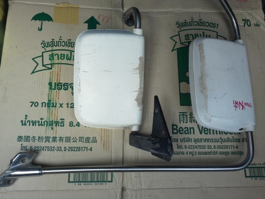 ขายคร้าบ กระมองข้างเเบบใหญ่ ปรับไฟฟ้า japan แท้ เลนส์ใสๆ พลาสติกครอบมีรอยตามรูปเก็บงานหน่อยหล่อเลย ใส่เรโทร หล่อเทห์ไม่ซ้ำใคร ด่วน2800-แถมสวิชท์ปรับให้1ตัวคร้าบ สนใจ ib/081-7915677