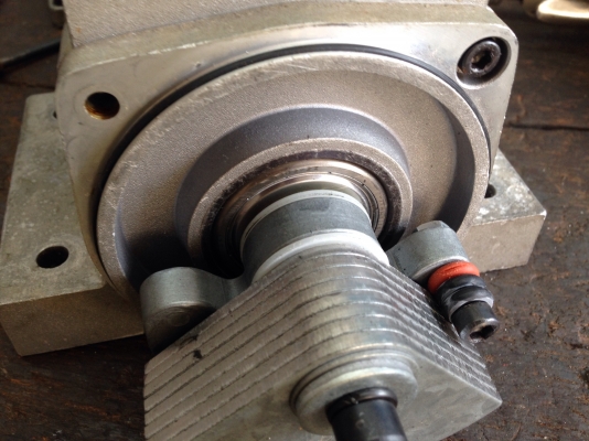 ขายมอเตอร์ สั่น-เขย่า 380V โครงสร้างอลูมิเนียมทั้งตัว made in Germany สภาพสวย พร้อมใช้งาน มี 2 ตัวครับ