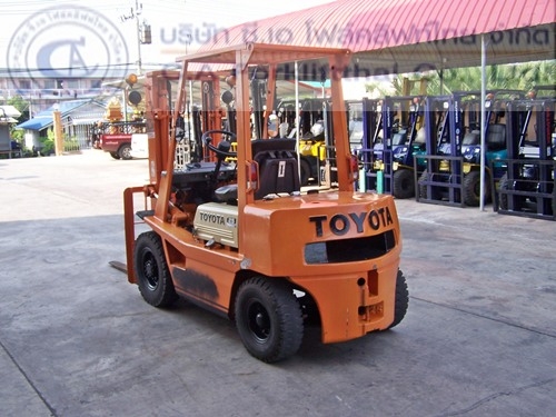 ขายรถ โฟล์คลิฟท์ TOYOTA รุ่น 4-FD25