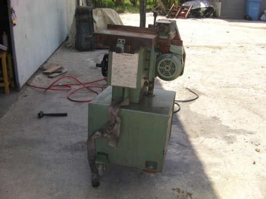 เครื่องโครกไม้ไซไม้ 2in 1 ราคา 25,000บาทสภาพ 80\%ยี่ห้อ มาชิต้า พร้อมหม้อแปลง เหมาะสำหรับใช้นอกสถานที่ตามหน้าไซตงาน ของญี่ปุ่นแท้