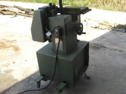 เครื่องโครกไม้ไซไม้ 2in 1 ราคา 25,000บาทสภาพ 80\%ยี่ห้อ มาชิต้า พร้อมหม้อแปลง เหมาะสำหรับใช้นอกสถานที่ตามหน้าไซตงาน ของญี่ปุ่นแท้