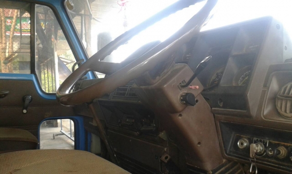 รถอีซูซุ 10 ล้อ ( จำโบ้ )  ท้ายลาด  เปลื่ยนเครื่อง 175 แรงม้า.    สนใจติดต่อ  081 - 6079515