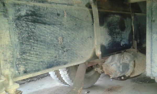 รถอีซูซุ 10 ล้อ ( จำโบ้ )  ท้ายลาด  เปลื่ยนเครื่อง 175 แรงม้า.    สนใจติดต่อ  081 - 6079515