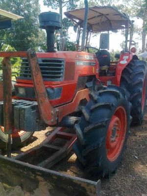 คูโบต้า m90 รถสวยใช้งาน2600ชั่วโมง