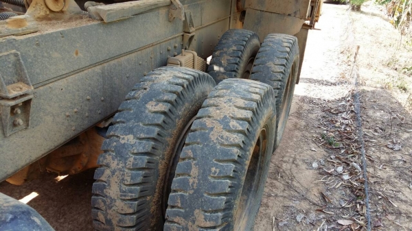 รถฮีโน่ 10 ล้อดั้ม F18  178 แรงม้า. ปี 32    สนใจติดต่อ 081 - 6079515