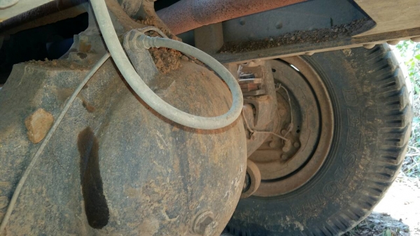 รถฮีโน่ 10 ล้อดั้ม F18  178 แรงม้า. ปี 32    สนใจติดต่อ 081 - 6079515