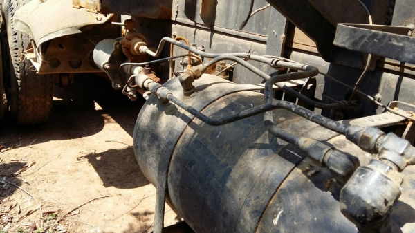 รถฮีโน่ 10 ล้อดั้ม F18  178 แรงม้า. ปี 32    สนใจติดต่อ 081 - 6079515