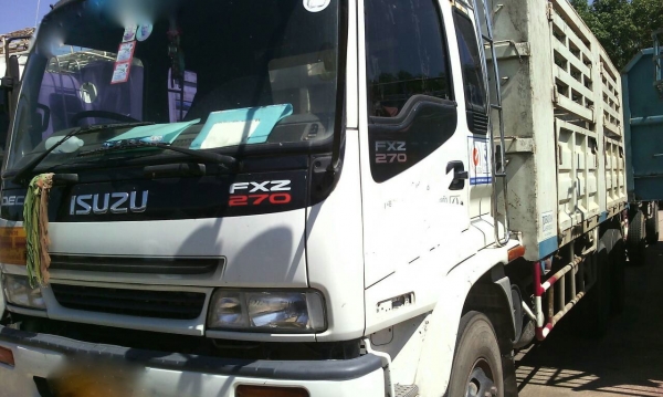 รถอีซูซุ 10 ล้อ ( หลังถนน. ) FVM 270 แรงม้า. ปี 44 - 45 ( ขายแม่ , ลูก  / มีขาย 2 พ่วง. )   สนใจติดต่อ 081 - 6079515