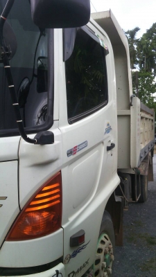 รถฮีโน่  6  ล้อดั้ม 150  แรงม้า.  ปี 50  ( รถวิ่ง 1xx,xxx กว่า กม. )   สนใจติดต่อ 081 - 6079515