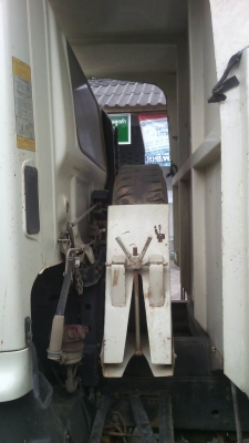 รถฮีโน่  6  ล้อดั้ม 150  แรงม้า.  ปี 50  ( รถวิ่ง 1xx,xxx กว่า กม. )   สนใจติดต่อ 081 - 6079515