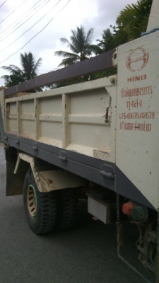 รถฮีโน่  6  ล้อดั้ม 150  แรงม้า.  ปี 50  ( รถวิ่ง 1xx,xxx กว่า กม. )   สนใจติดต่อ 081 - 6079515