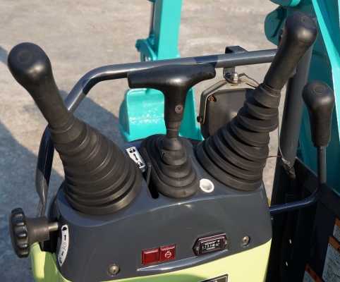 ขายรถขุดจิ๋ว ใส่ท้านรถปิคอัพได้ YANMAR B1U(KOMUTSU PC10 UU) พร้อมใช้