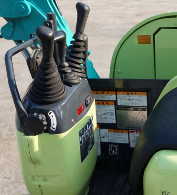 ขายรถขุดจิ๋ว ใส่ท้านรถปิคอัพได้ YANMAR B1U(KOMUTSU PC10 UU) พร้อมใช้