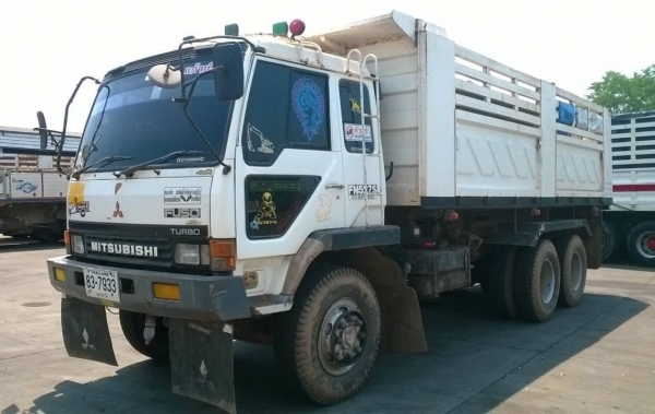 ขาย 10 ล้อดั้ม ไอ้หลงเทอร์โบ FN527M-TF ซีเรียล 7316 รถสวยบางเดิม มีระบบลากพ่วง ดั้มสามมิตร เครื่องเดิม 6D16 220 แรงม้า เกียร์เดิม แอร์ครบ ทะเบียนพร้อมโอน