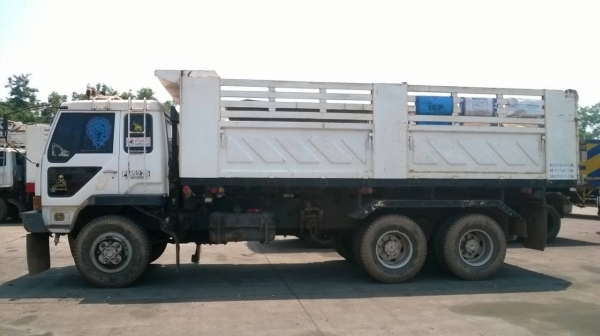 ขาย 10 ล้อดั้ม ไอ้หลงเทอร์โบ FN527M-TF ซีเรียล 7316 รถสวยบางเดิม มีระบบลากพ่วง ดั้มสามมิตร เครื่องเดิม 6D16 220 แรงม้า เกียร์เดิม แอร์ครบ ทะเบียนพร้อมโอน