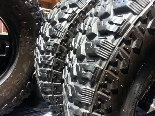 ขายยาง  Maxxis  245 x 75 x 16  MT