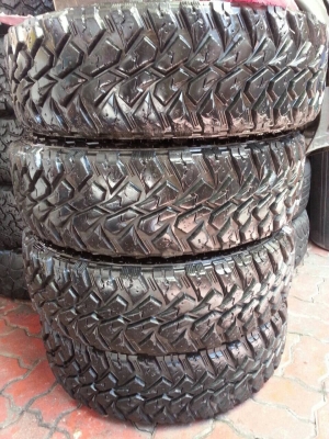 ขายยาง  Maxxis  245 x 75 x 16  MT