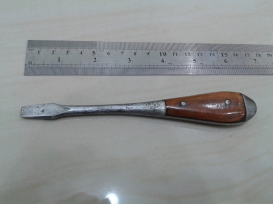 ไขควงแบนประกับไม้ Made In England ไขควงแบนประกับไม้ Made In England