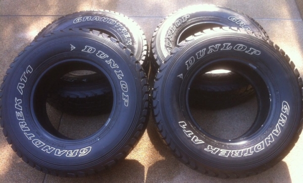 ยาง DUNLOP 31 10.5 R15 ปี12