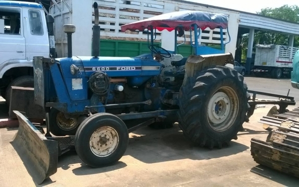 ขายรถไถ FORD 6600 T5 เอกสารเล่มทะเบียน ยางเต็ม อุปกรณ์ผานดันหน้า และผาน 3