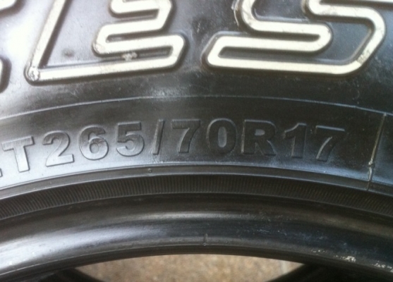 ยาง Mud Deestone 265 70 17 ปี11