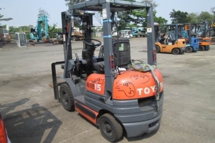 ขายโฟล์คลิฟท์ ยี่ห้อ TOYATA รุ่น 6FG-15 งาไสลด์ สวย พร้อมใช้งาน