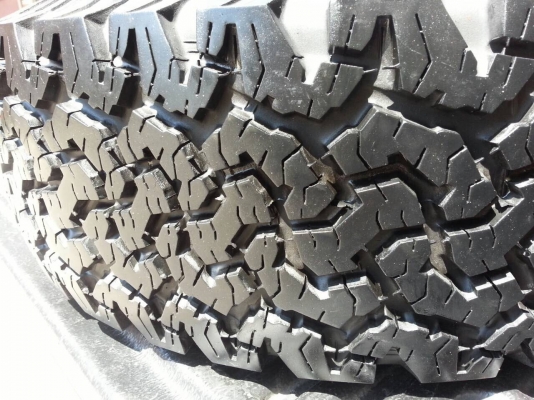 ขายยาง  BF  265 x 75 x 16  AT