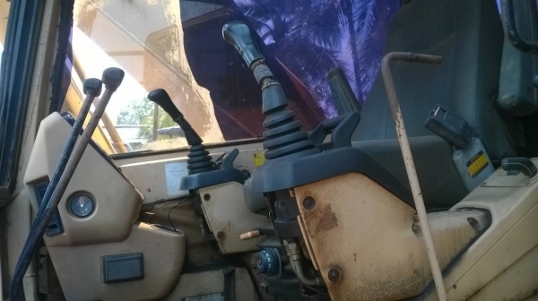 ขายแบคโฮ CAT 320B สภาพพร้อมใช้งาน แอร์เย็น เอกสารเล่มทะเบียน จัดแนนซ์ได้ ดาวน์ 450,000 ครับ ขายแบคโฮ CAT 320B สภาพพร้อมใช้งาน แอร์เย็น เอกสารเล่มทะเบียน จัดแนนซ์ได้ ดาวน์ 450,000 ครับ