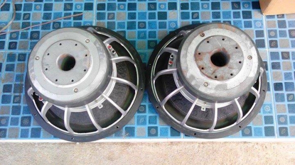 ซับ 15"220*20*2*ว้อย 4 ขาย5500