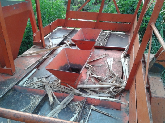 ขายเครื่องปลูกอ้อยร่องคู่ กลกิจ บ้านโป่งสวยๆ