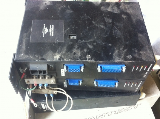 AC SERVO DIRVER อุปกรณ์ที่ใช้งาน ควบคุมความเร็ว  แรงบิดของมอเตอร์  ระยะทางในการเครื่อนที่ ของตัวมอเตอร์ได้