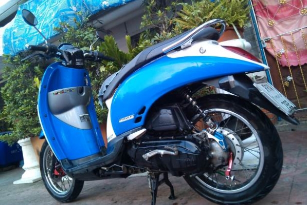 honda scoopy 110i สีฟ้าขาว เครื่องดีมาก เอกสารครบ 17,000
