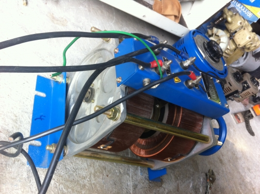 ขุดหม้อแปลงปรับแรงดันได้ตามต้องการ 0 - 260 V. จากญี่ปุ่น ขนาด 4 KVA. ( มี 5 ตัว)