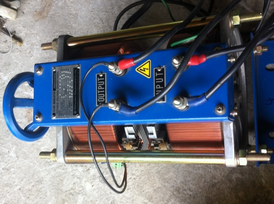 ขุดหม้อแปลงปรับแรงดันได้ตามต้องการ 0 - 260 V. จากญี่ปุ่น ขนาด 4 KVA. ( มี 5 ตัว)